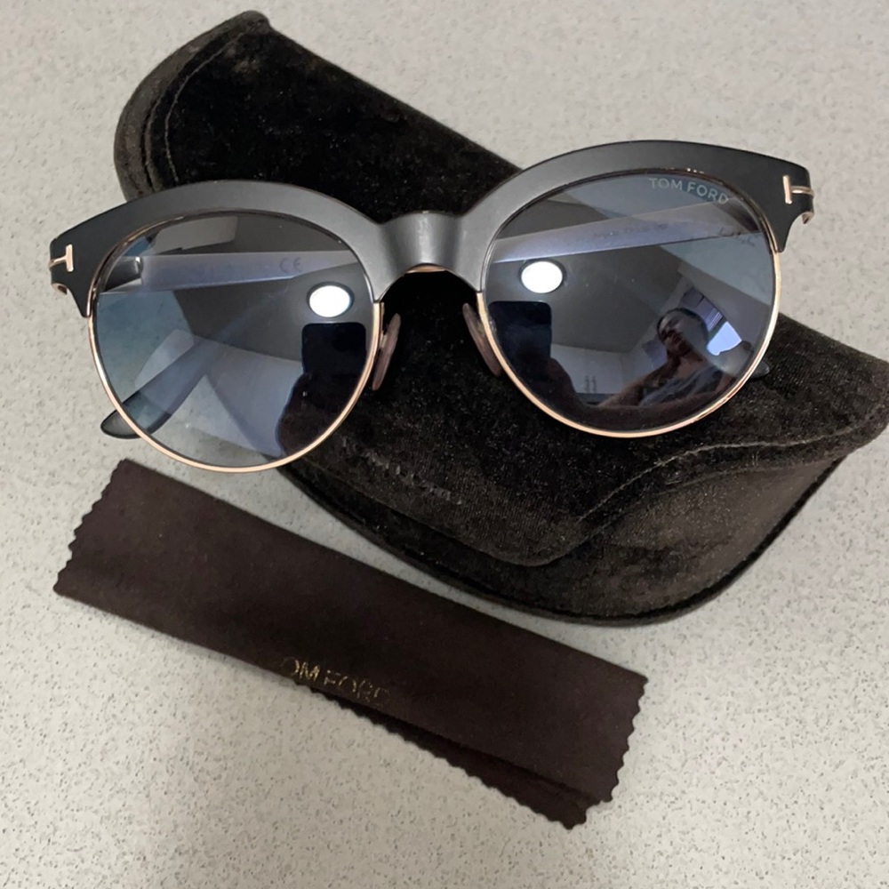 Tom Ford Angela sunglasses gradient color 53/18